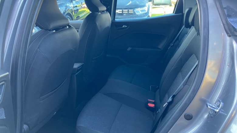 Renault Clio 1.6 E-TECH full hybrid 145 Evolution 5dr Auto Hybrid Hatchback